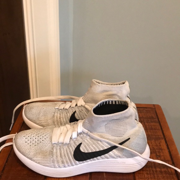 Nike Shoes - Nike Lunarepic women’s shoes! Size 5!